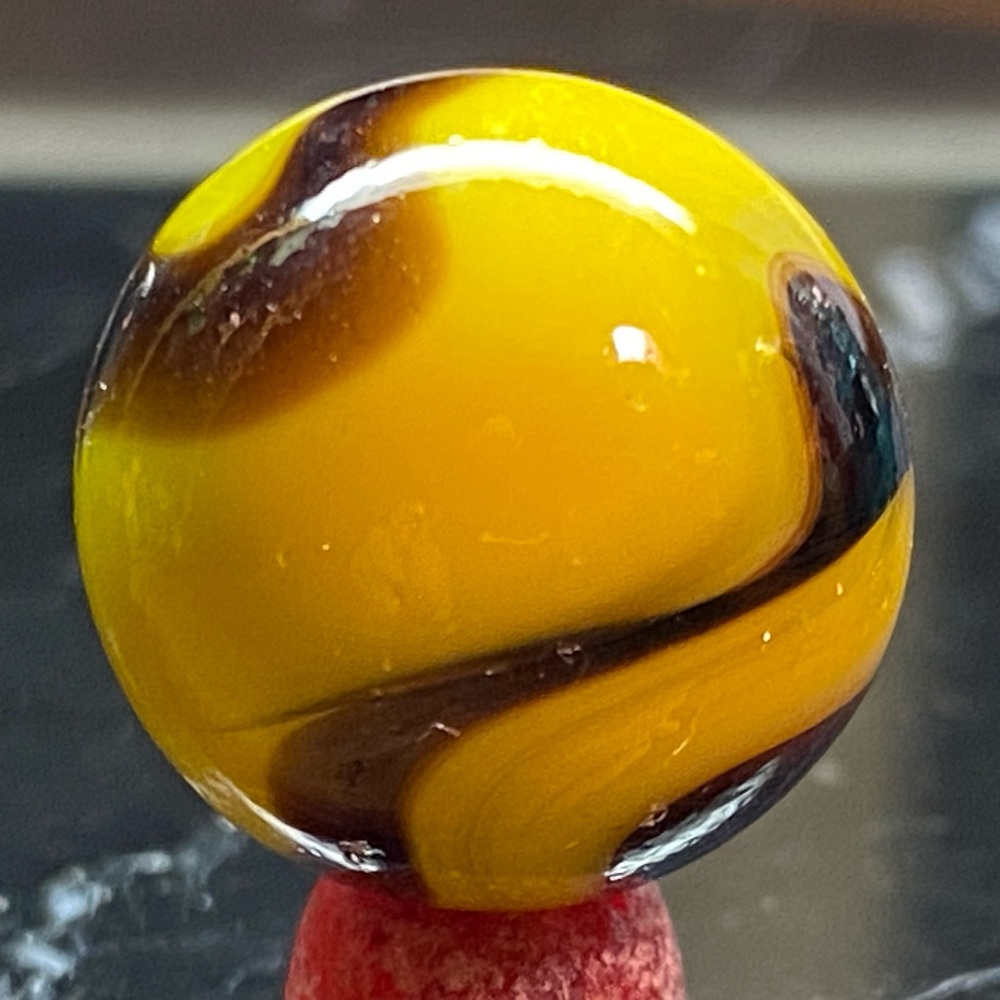 One Traditional Vacor Bee Cool Bumblebee 5/8 Inch Glass Marble - Picture 4 of 11